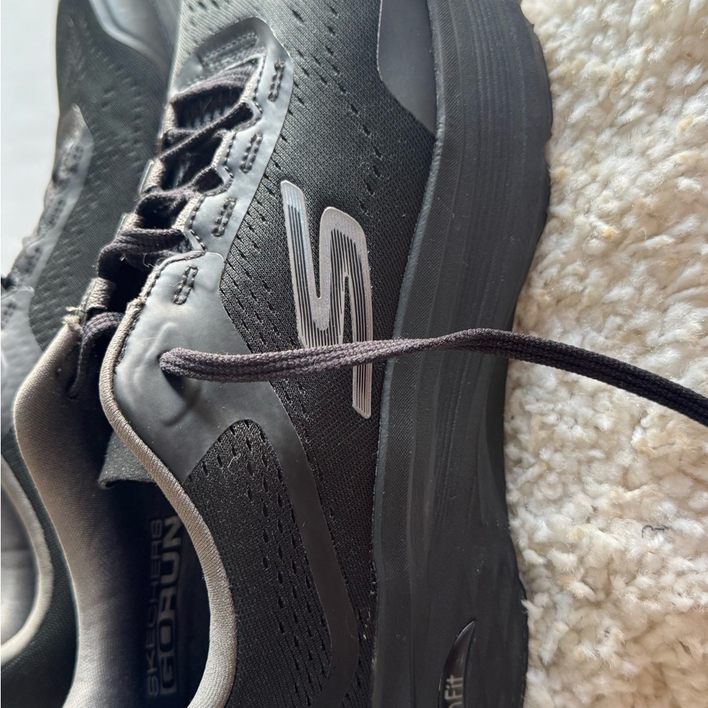 Skechers Men's Black and Gray Sneakers